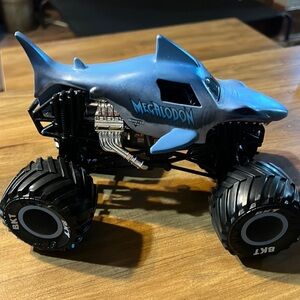 Monster jam megalodon 1/24